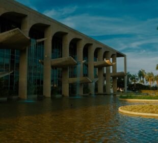 Orçamento Federal Despesas Obrigatórias e Discricionárias 1 Entenda o Orçamento Federal O Que São Despesas Obrigatórias e Discricionárias