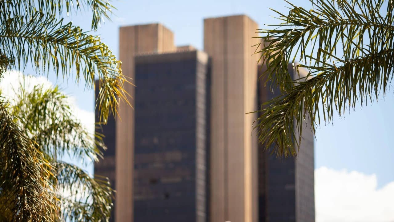 Integração com Outras Fontes Oficiais de Transparência